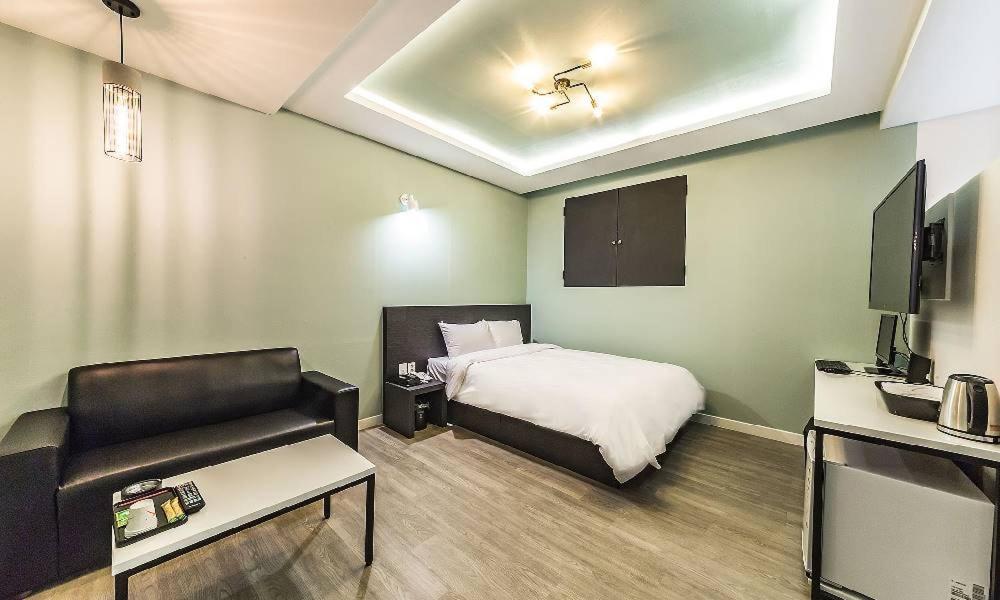 Chuncheon Hotel View Чунчеон Екстериор снимка