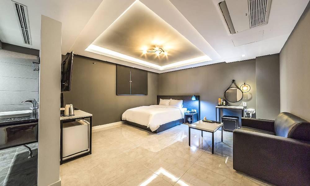 Chuncheon Hotel View Чунчеон Екстериор снимка